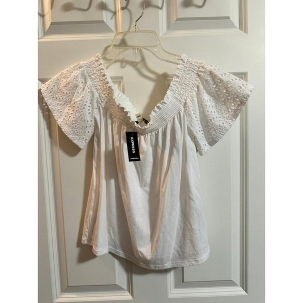 NWT Women's EXPRESS Crop top shoulder white lace 39.90$ retail SIZE XS